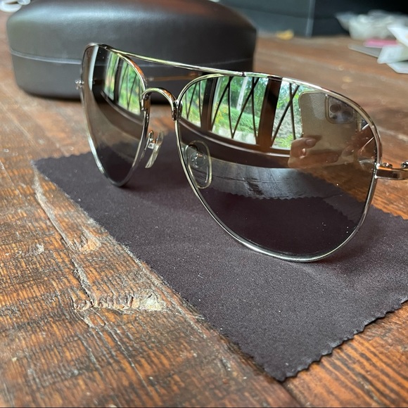 SOLD Michael Kors Polarized Aviator Sunglasses MKS144 Color 041 Exceptional Cond - Picture 4 of 9